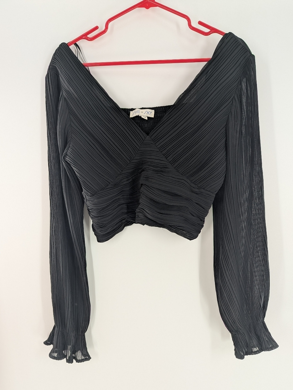 She + Sky Pleated Plisse Crop Top Large Long Sleeve Ruffle Cuff Sexy Gothic Chic